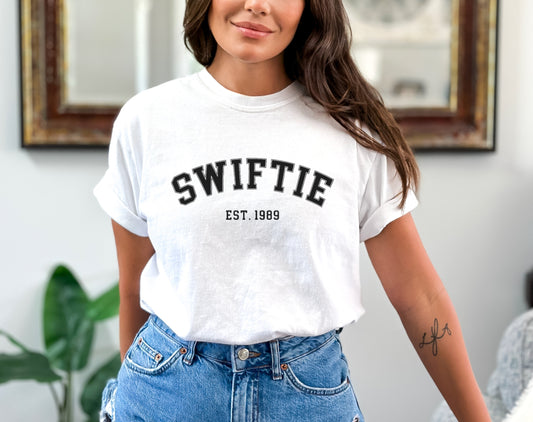 Swiftie Est -  Tee’s & sweatshirts Unisex All Sizes