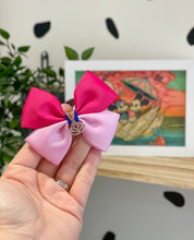 Load image into Gallery viewer, Charm Triple Pinch Hair Bows
