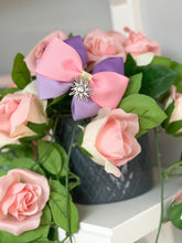 Load image into Gallery viewer, Charm Triple Pinch Hair Bows
