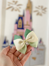 Load image into Gallery viewer, Charm Triple Pinch Hair Bows
