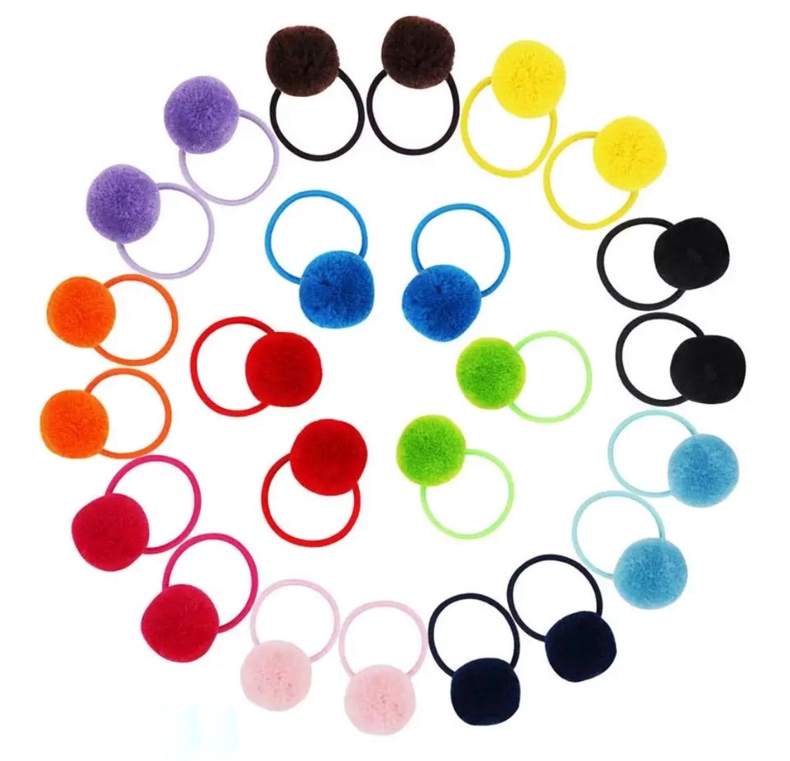 Single Pom Pom Bobble