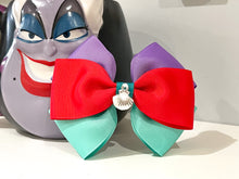 Load image into Gallery viewer, Charm Triple Pinch Hair Bows
