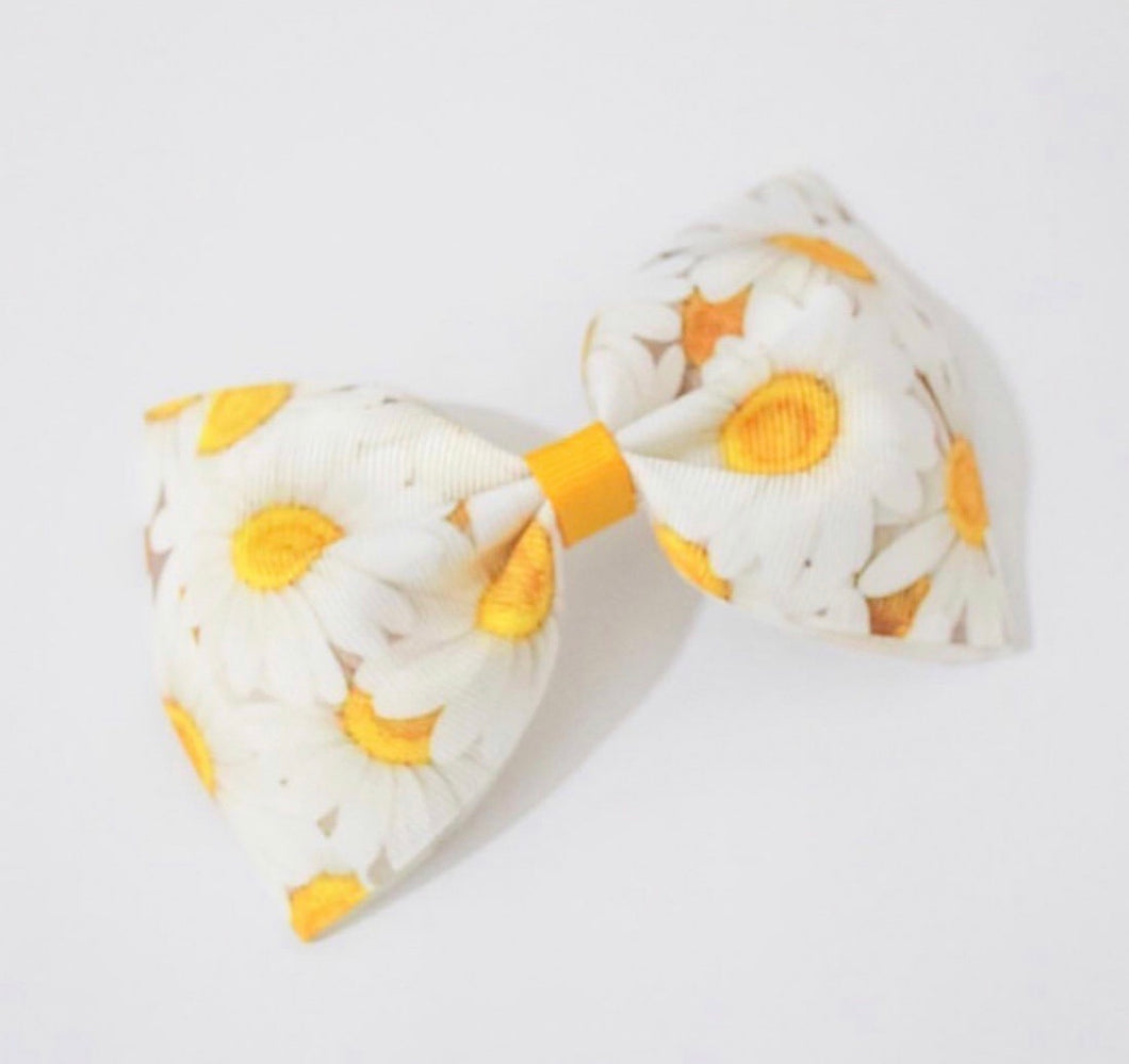 Daisy Print XL Pinch Bow